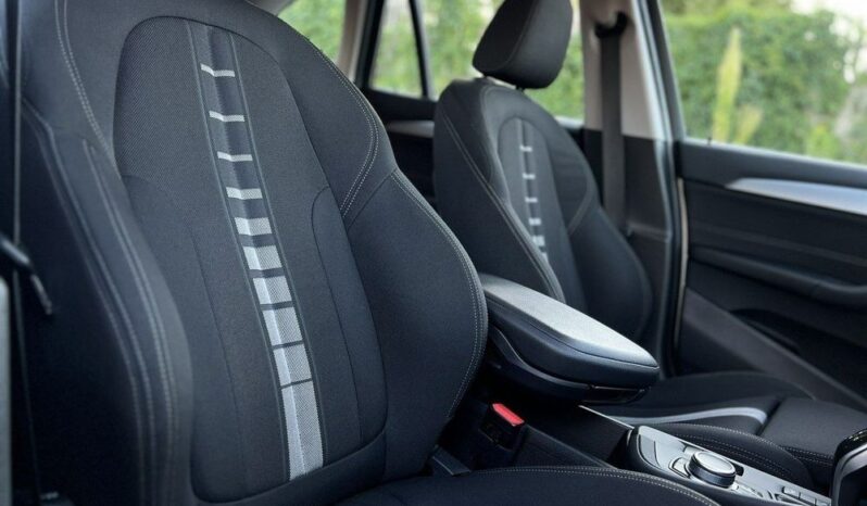 BMW X1  | 4×4 (stały) | Automatyczna | 190 KM | Biały full