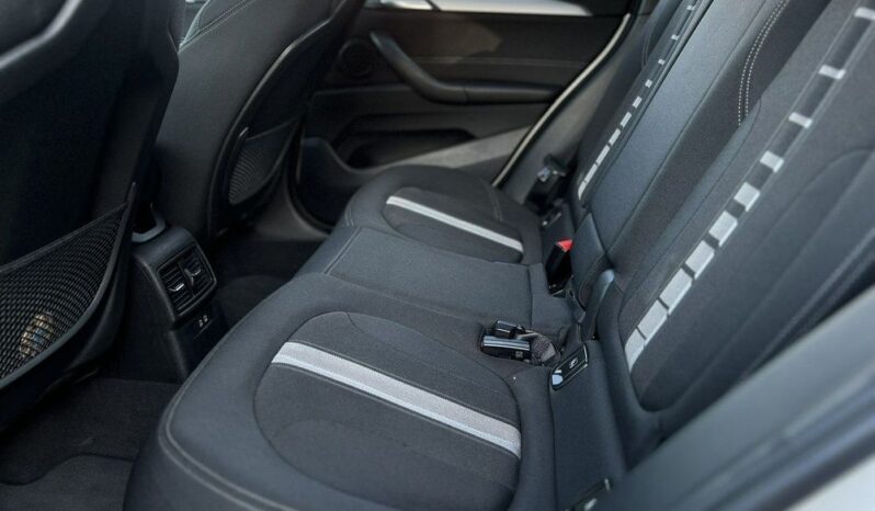 BMW X1  | 4×4 (stały) | Automatyczna | 190 KM | Biały full