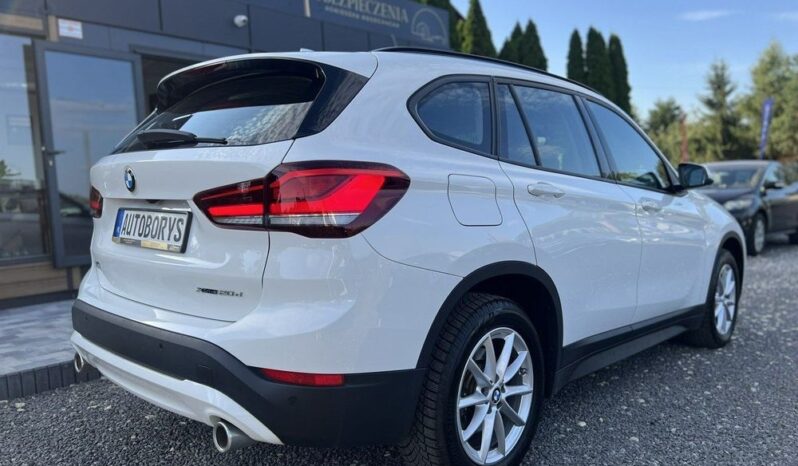BMW X1  | 4×4 (stały) | Automatyczna | 190 KM | Biały full