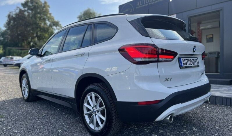 BMW X1  | 4×4 (stały) | Automatyczna | 190 KM | Biały full