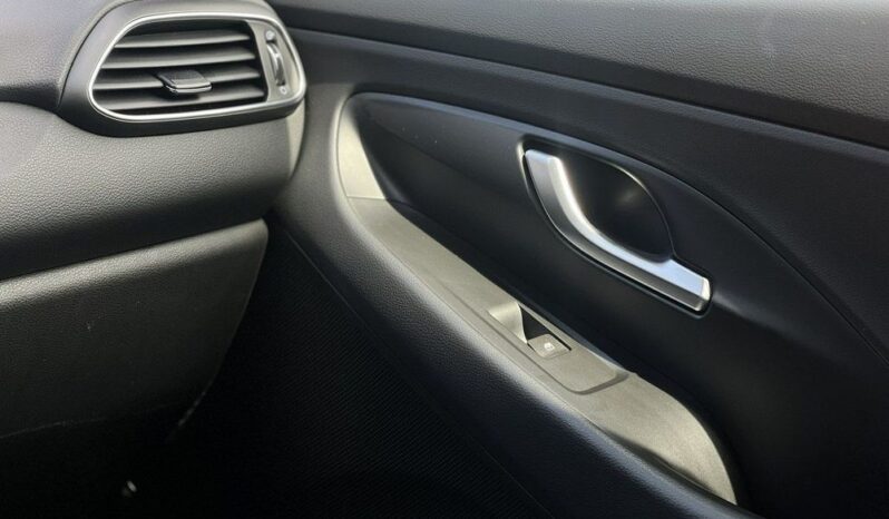 HYUNDAI I30  | FWD (przód) | Manualna | 120 KM | Srebrny full