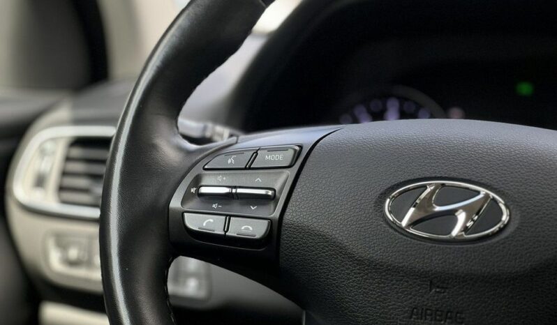 HYUNDAI I30  | FWD (przód) | Manualna | 120 KM | Srebrny full