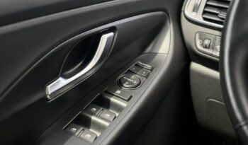 HYUNDAI I30  | FWD (przód) | Manualna | 120 KM | Srebrny full