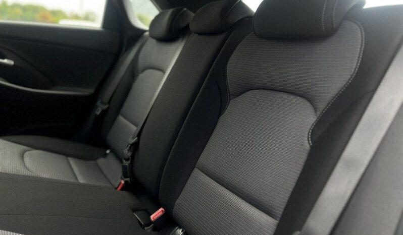 HYUNDAI I30  | FWD (przód) | Manualna | 120 KM | Srebrny full