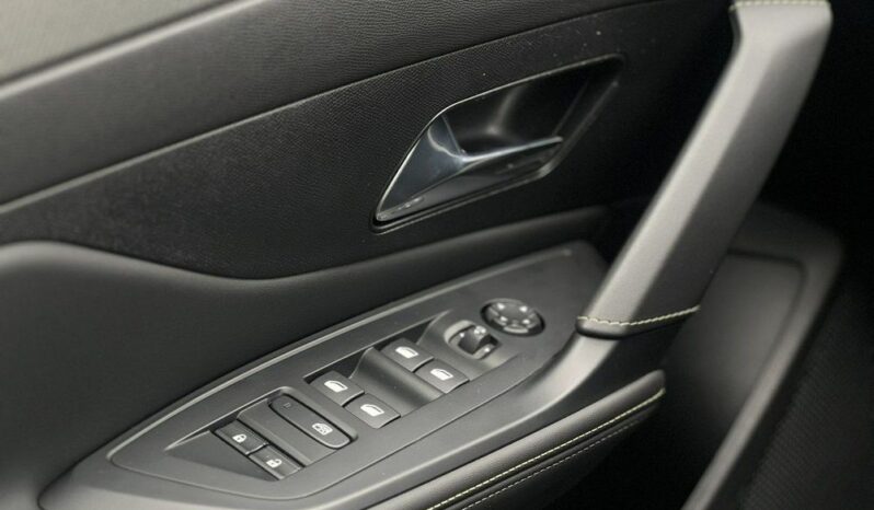 PEUGEOT 308  | FWD (przód) | Automatyczna | 130 KM | Biały full