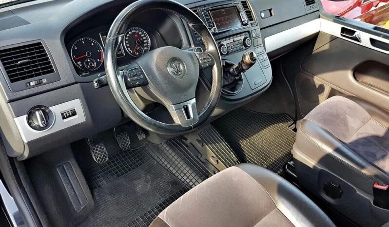VOLKSWAGEN Multivan  | FWD (przód) | Manualna | 180 KM | Czarny full