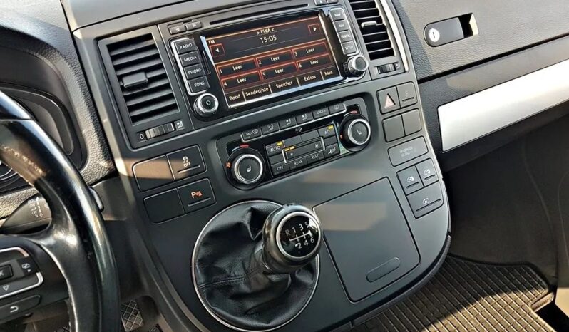 VOLKSWAGEN Multivan  | FWD (przód) | Manualna | 180 KM | Czarny full