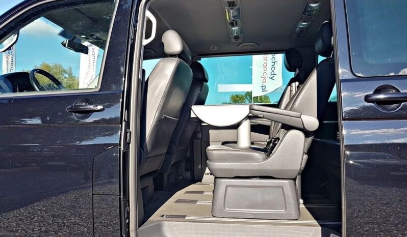 VOLKSWAGEN Multivan  | FWD (przód) | Manualna | 180 KM | Czarny full
