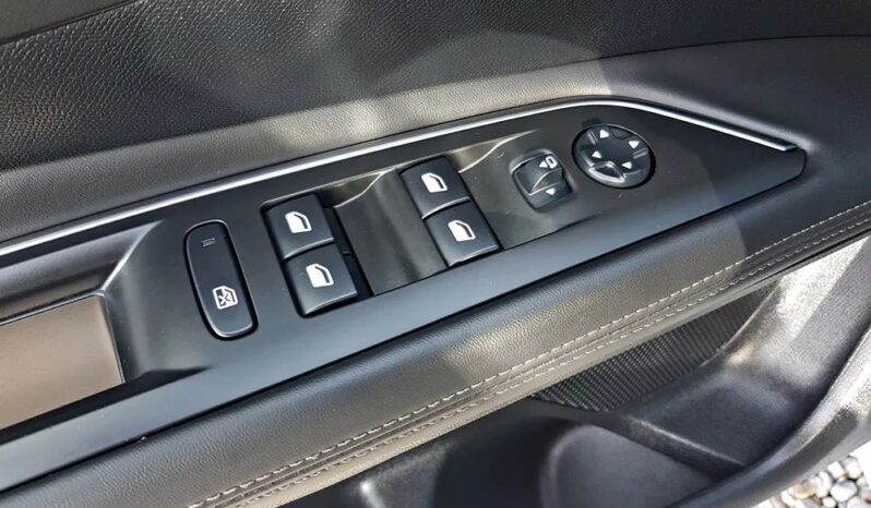 PEUGEOT 3008  | FWD (przód) | Manualna | 130 KM | Biały full