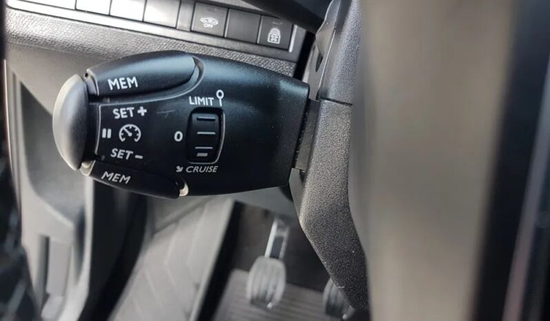 PEUGEOT 3008  | FWD (przód) | Manualna | 130 KM | Biały full