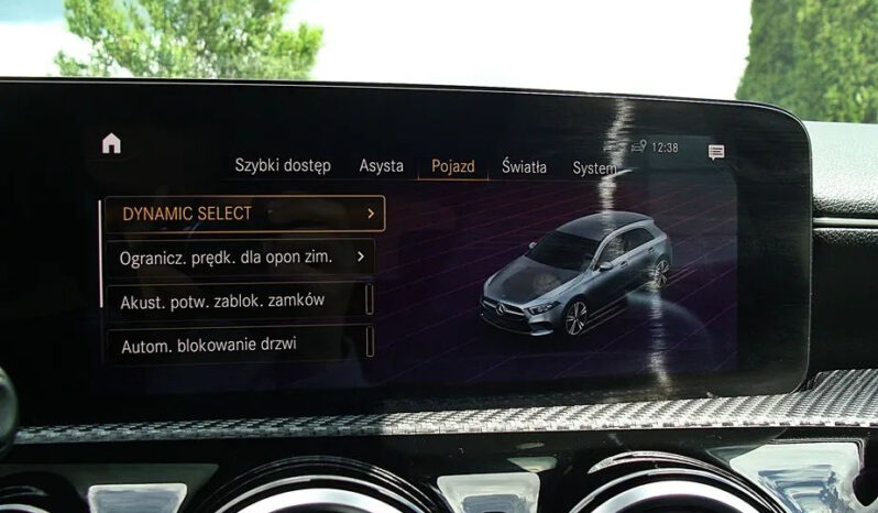 MERCEDES-BENZ   Klasa A    163 KM    Automatyczna    FWD (przód)    Czarny full