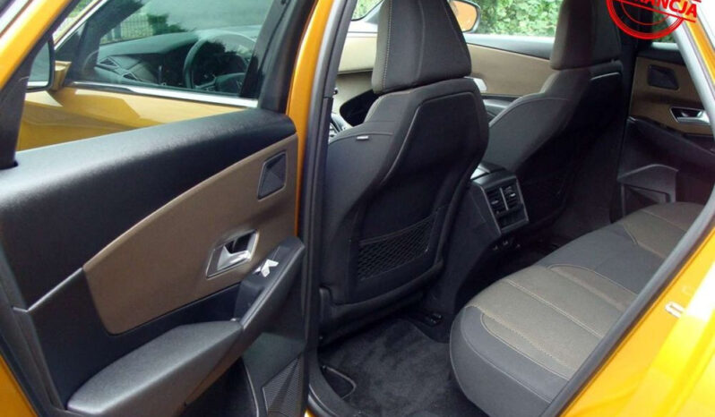 DS Automobiles   DS 7 Crossback    180 KM    Automatyczna    FWD (przód)    Złoty full