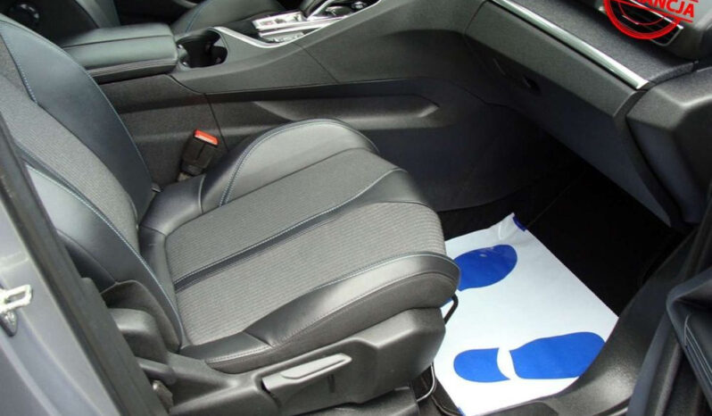 PEUGEOT   3008     225 KM    Automatyczna    FWD (przód)    Szary full