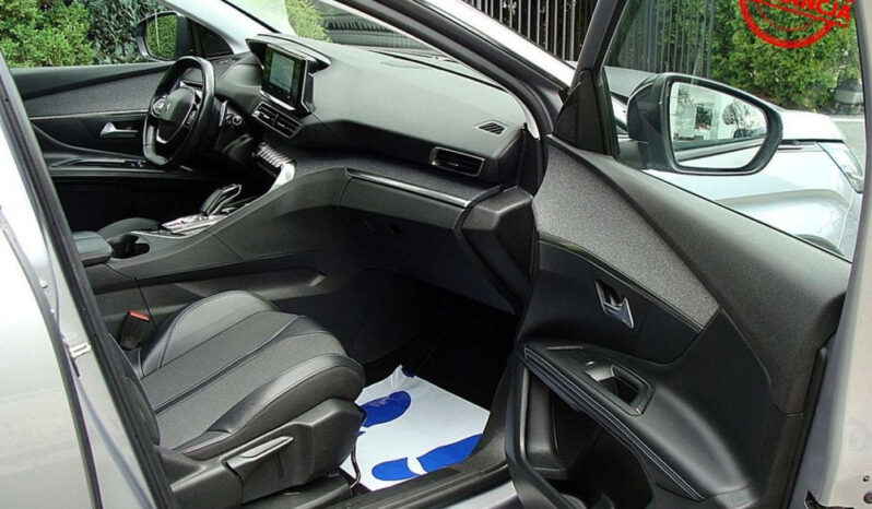 PEUGEOT   3008     225 KM    Automatyczna    FWD (przód)    Szary full