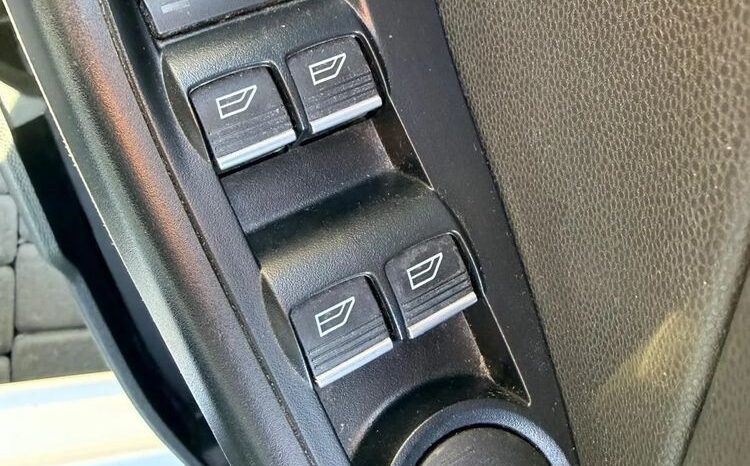 FORD Fiesta  | FWD (przód) | Manualna | 100 KM | Biały full