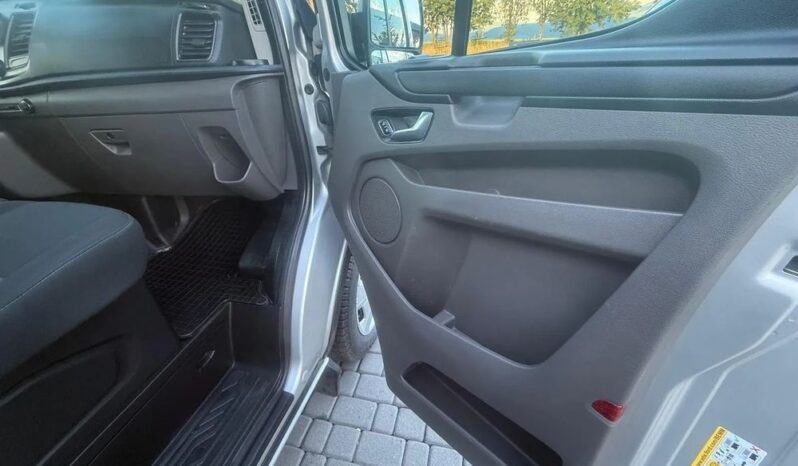 FORD Transit Custom  | FWD (przód) | Manualna | 105 KM | Srebrny full