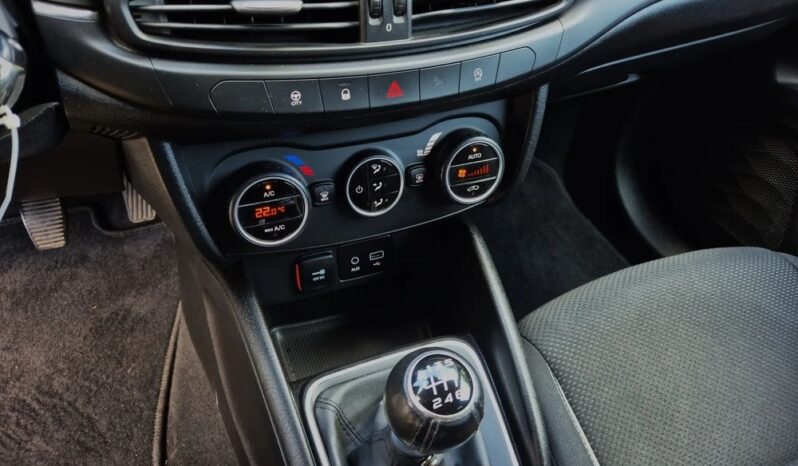 FIAT Tipo  | FWD (przód) | Manualna | 120 KM | Biały full