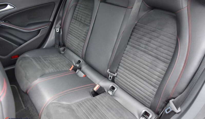 MERCEDES-BENZ CLA  | 4×4 (doł. automatycznie) | Automatyczna | 184 KM | Czerwony full