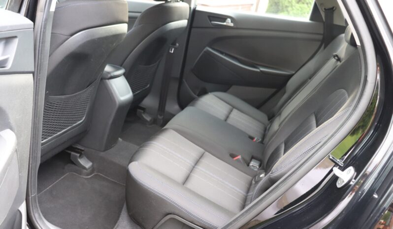 HYUNDAI Tucson  | 2015 | 115 KM | 1685cm3 | Czarny full