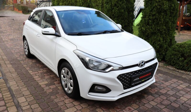 HYUNDAI i20  | 2020 | 84 KM | 1248cm3 | Biały full