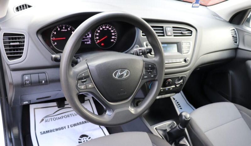 HYUNDAI i20  | 2020 | 84 KM | 1248cm3 | Biały full