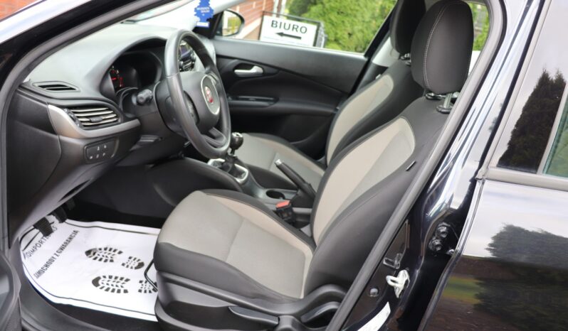FIAT Tipo  | 2016 | 95 KM | 1368cm3 | Czarny full