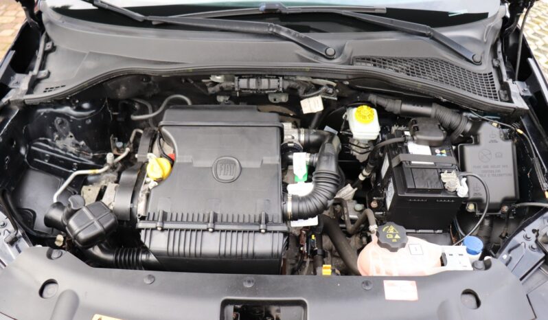 FIAT Tipo  | 2016 | 95 KM | 1368cm3 | Czarny full