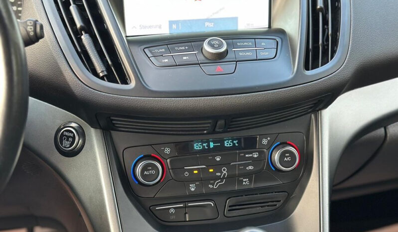 FORD Kuga  | 4×4 (doł. automatycznie) | Manualna | 150 KM | Czarny full