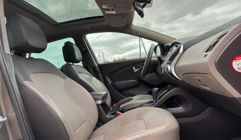 HYUNDAI ix35  | 4×4 (doł. automatycznie) | Automatyczna | 184 KM | Brązowy full