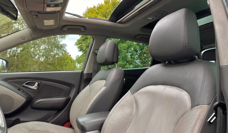 HYUNDAI ix35  | 4×4 (doł. automatycznie) | Automatyczna | 184 KM | Brązowy full