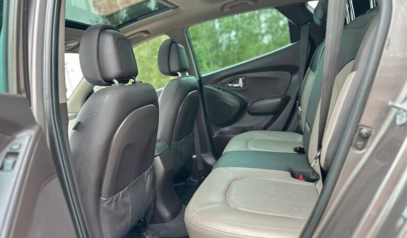 HYUNDAI ix35  | 4×4 (doł. automatycznie) | Automatyczna | 184 KM | Brązowy full