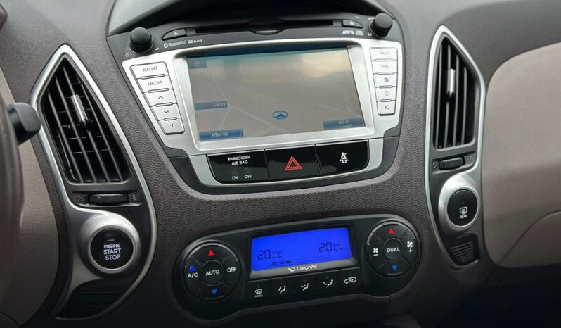 HYUNDAI ix35  | 4×4 (doł. automatycznie) | Automatyczna | 184 KM | Brązowy full