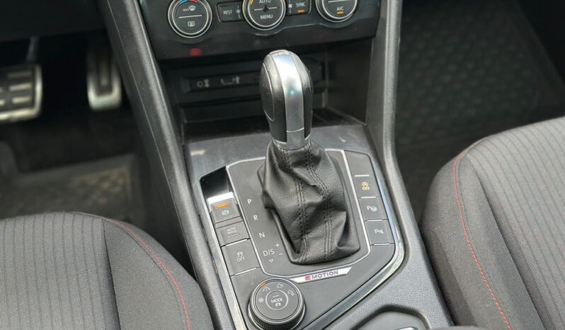 VOLKSWAGEN Tiguan  | 4×4 (stały) | Automatyczna | 150 KM | Czarny full