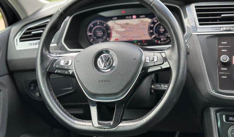 VOLKSWAGEN Tiguan  | 4×4 (stały) | Automatyczna | 150 KM | Czarny full