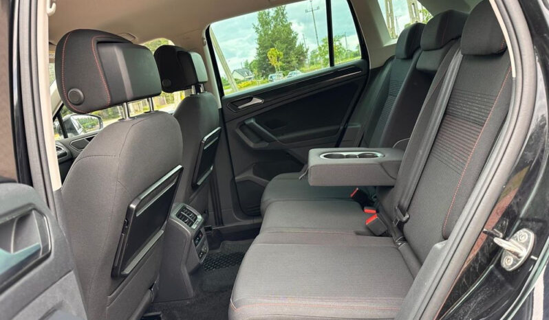 VOLKSWAGEN Tiguan  | 4×4 (stały) | Automatyczna | 150 KM | Czarny full