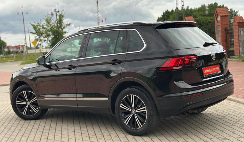 VOLKSWAGEN Tiguan  | 4×4 (stały) | Automatyczna | 150 KM | Czarny full