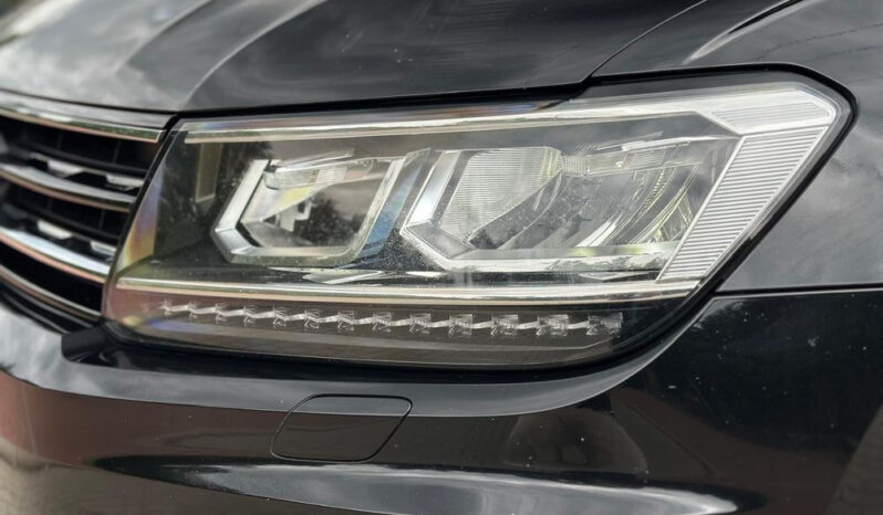 VOLKSWAGEN Tiguan  | 4×4 (stały) | Automatyczna | 150 KM | Czarny full