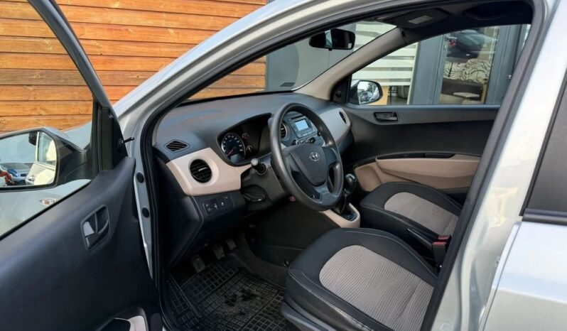 HYUNDAI i10  | FWD (przód) | Manualna | 87 KM | Srebrny full