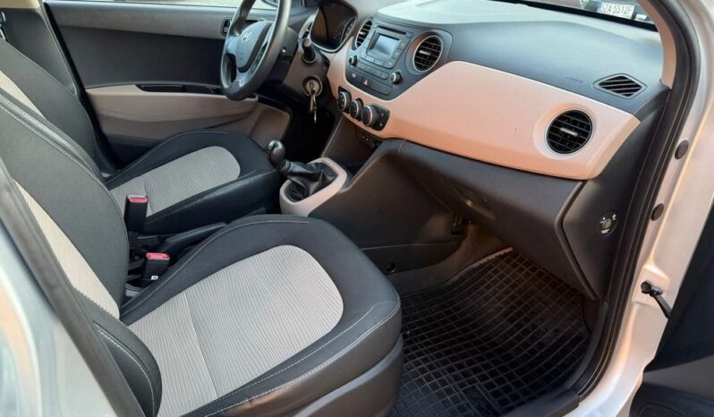 HYUNDAI i10  | FWD (przód) | Manualna | 87 KM | Srebrny full