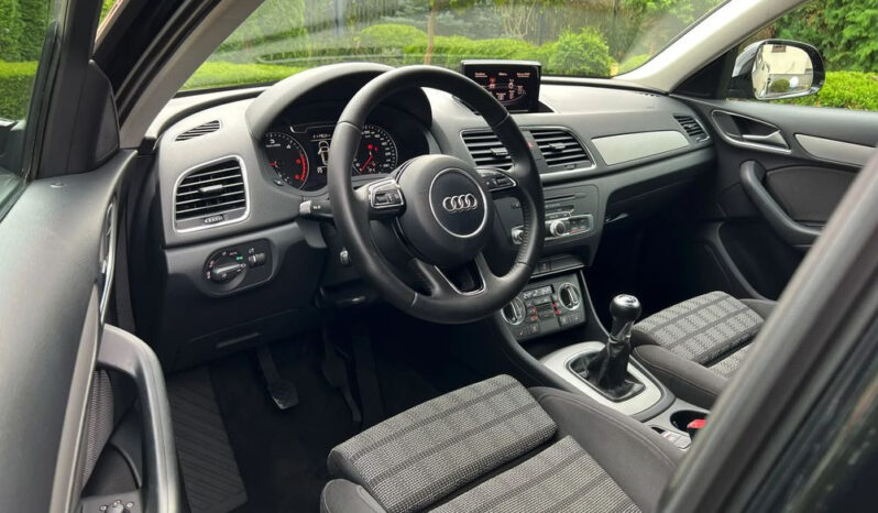 AUDI Q3  | FWD (przód) | Manualna | 140 KM | Czarny full