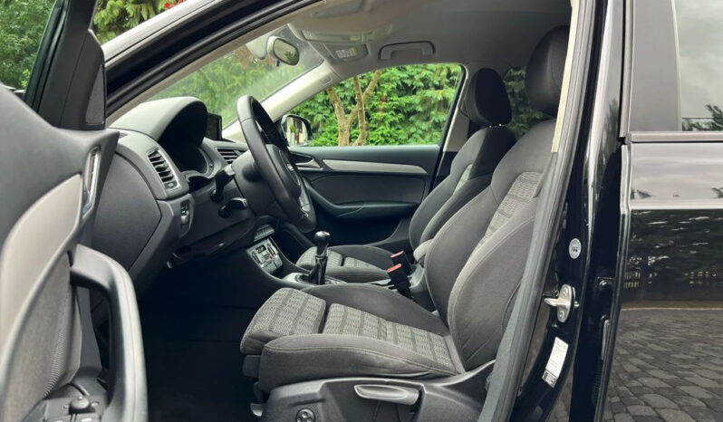 AUDI Q3  | FWD (przód) | Manualna | 140 KM | Czarny full