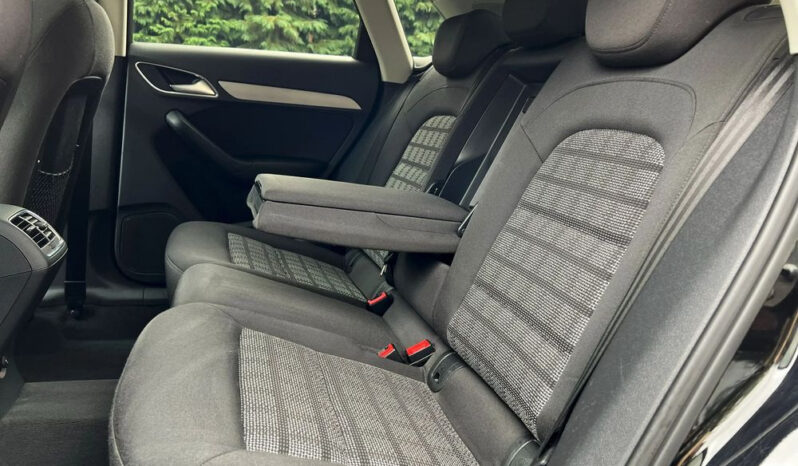 AUDI Q3  | FWD (przód) | Manualna | 140 KM | Czarny full