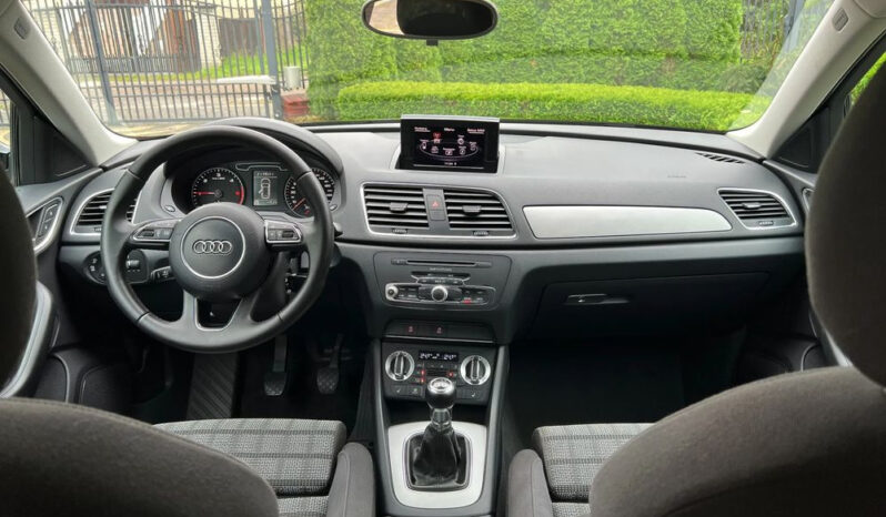 AUDI Q3  | FWD (przód) | Manualna | 140 KM | Czarny full