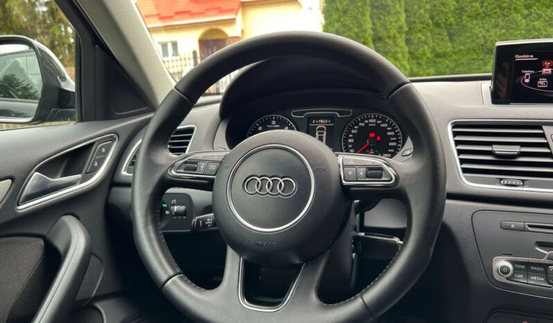 AUDI Q3  | FWD (przód) | Manualna | 140 KM | Czarny full