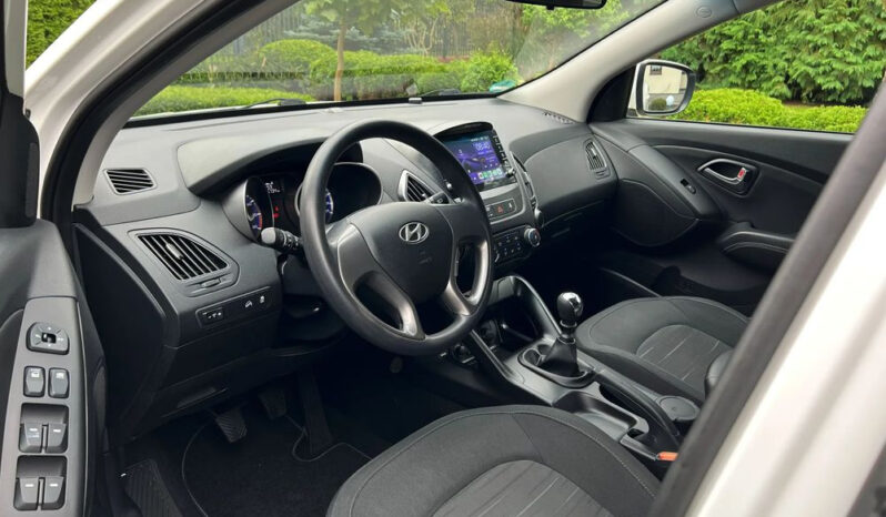 HYUNDAI ix35  | FWD (przód) | Manualna | 135 KM | Biały full