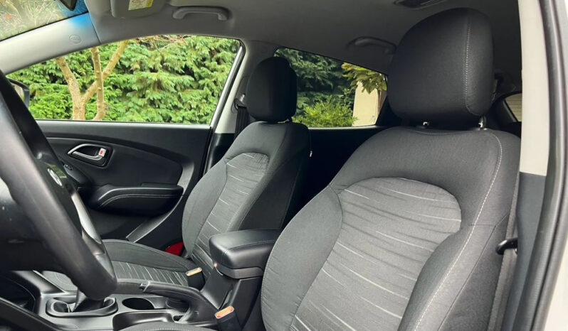 HYUNDAI ix35  | FWD (przód) | Manualna | 135 KM | Biały full