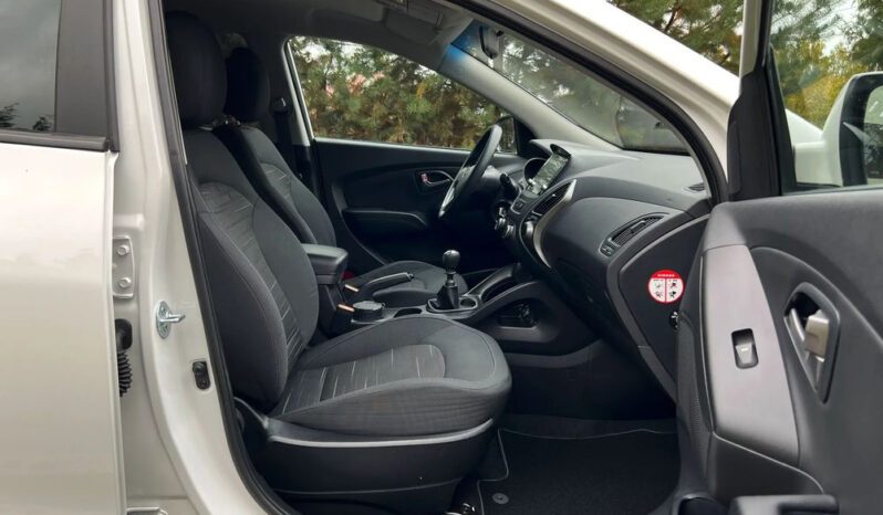 HYUNDAI ix35  | FWD (przód) | Manualna | 135 KM | Biały full