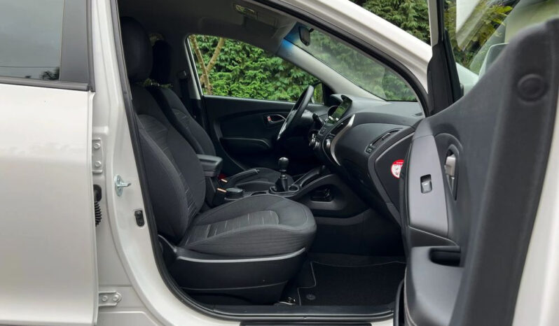 HYUNDAI ix35  | FWD (przód) | Manualna | 135 KM | Biały full