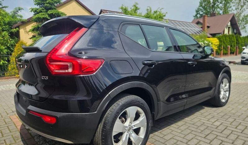 VOLVO XC 40 | FWD (przód) | Automatyczna | 149 KM | Czarny full