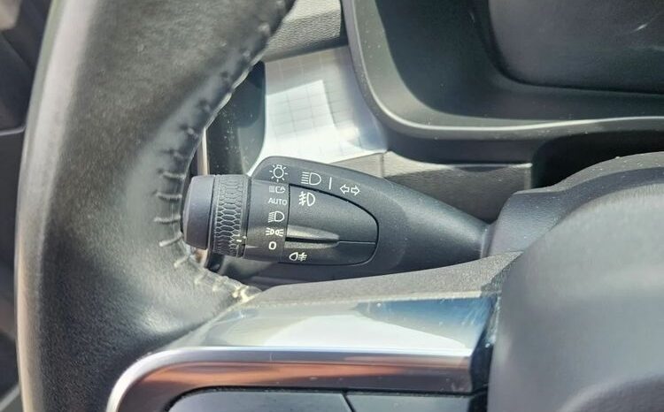 VOLVO XC 40 | FWD (przód) | Automatyczna | 149 KM | Czarny full